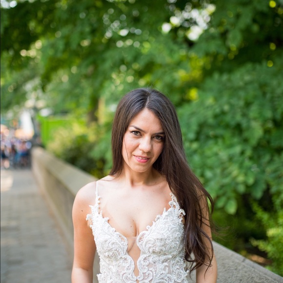 Wedding Dress- New without tags- Size 4 - Picture 5 of 8